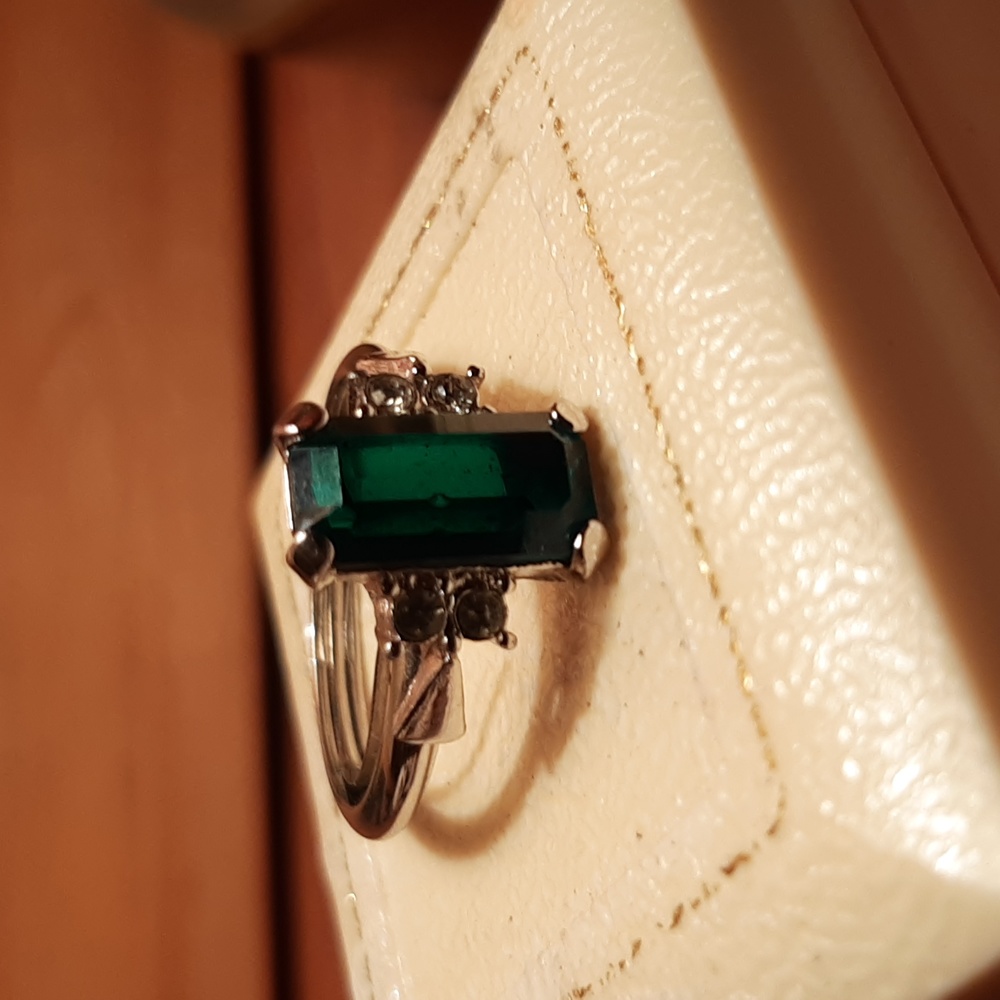 Fashion Ring - Picture 3 of 11